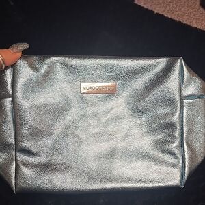 Moroccanoil Metalic Blue And Silver Cosmetic Bag Comes With small La MER